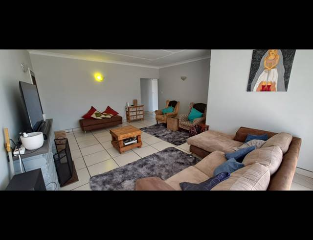 4 BEDROOM HOUSE FOR SALE IN THREE RIVERS